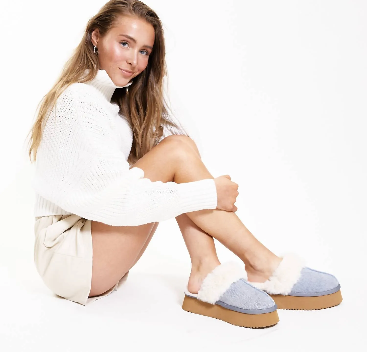 Cuddle Up Fur Slippers In Light Blue Denim