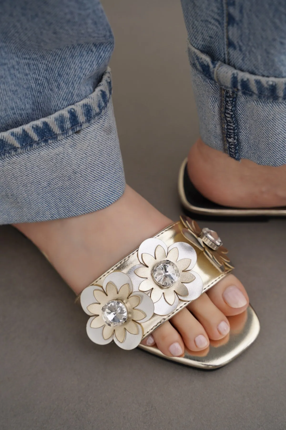FLOWER METALLIC SLIDES