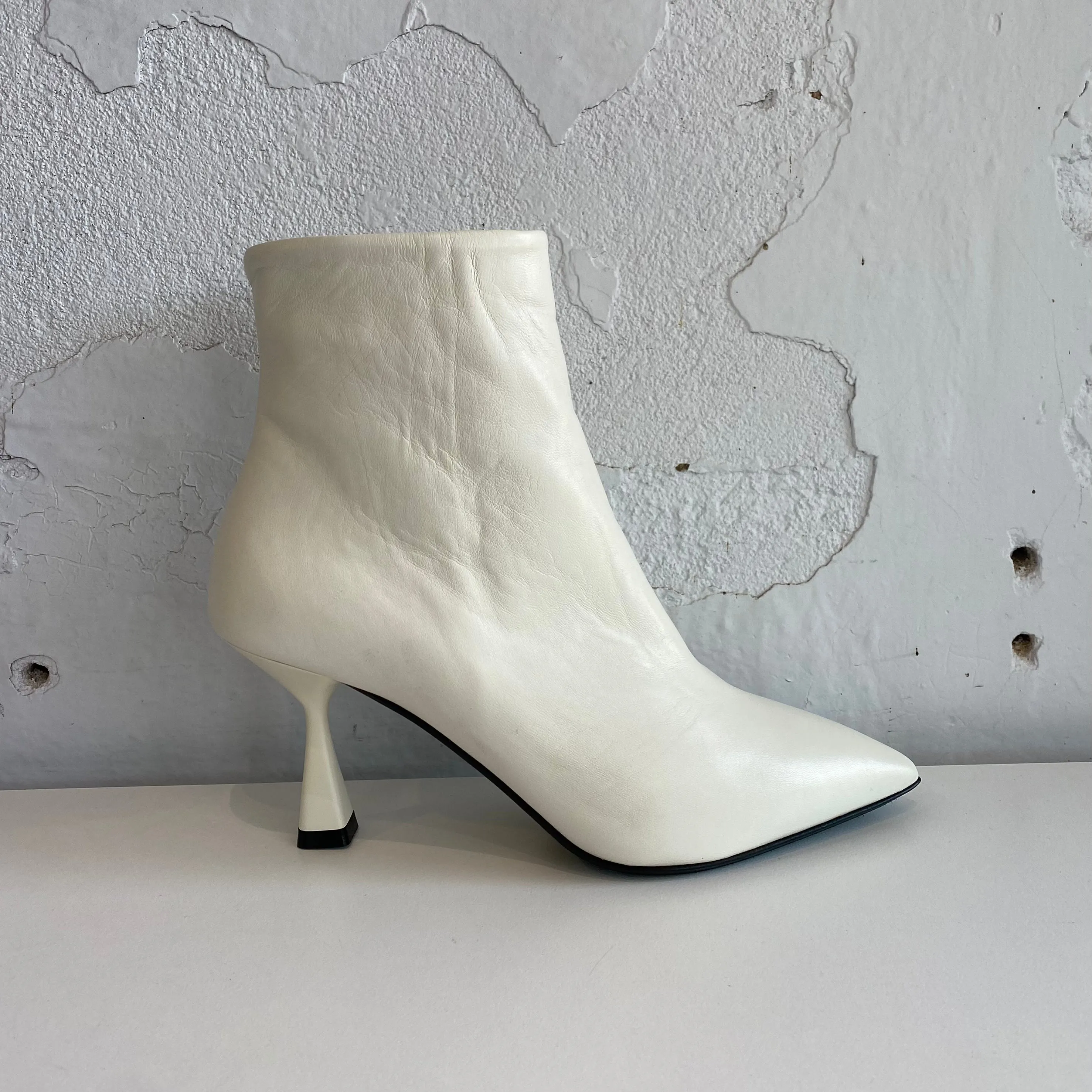 Isabelle Paris FE404 White