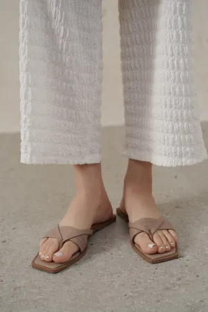 LUCCA STRAPPY SLIDES