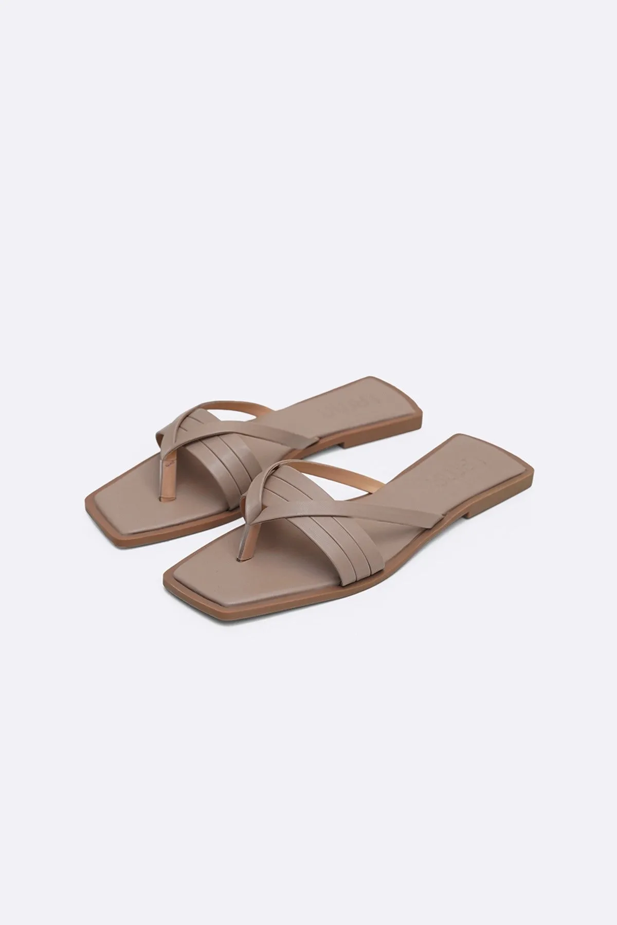 LUCCA STRAPPY SLIDES