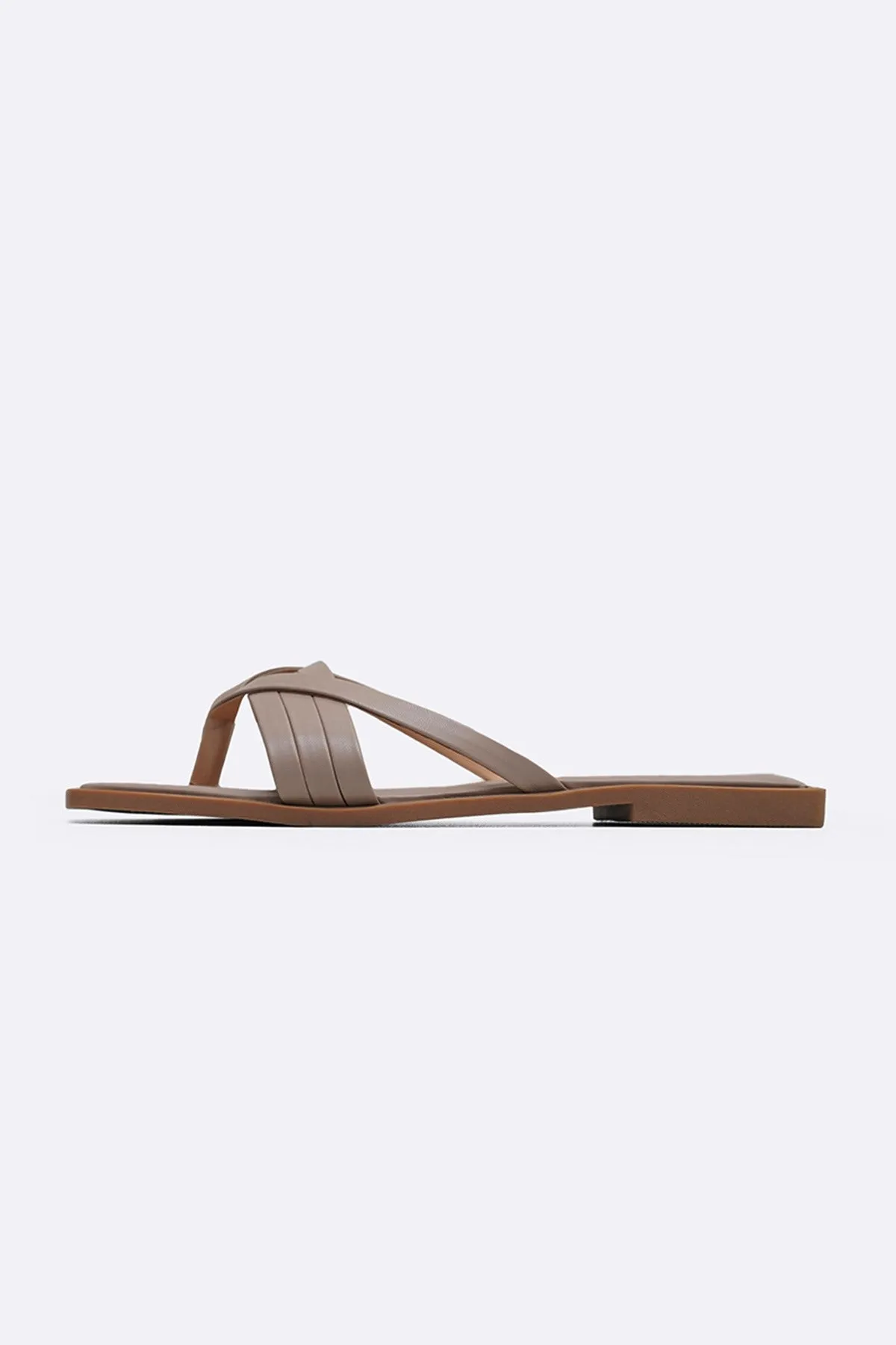 LUCCA STRAPPY SLIDES