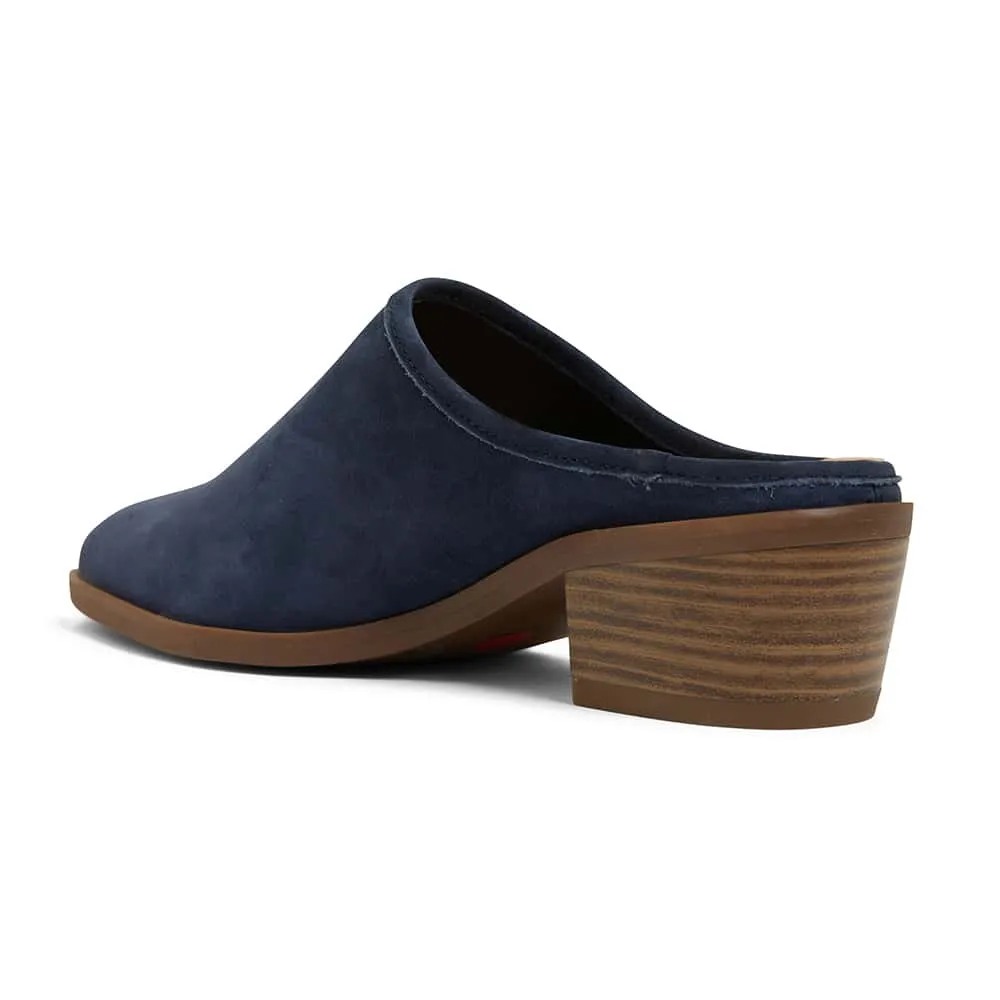 Magnum Heel in Navy Leather