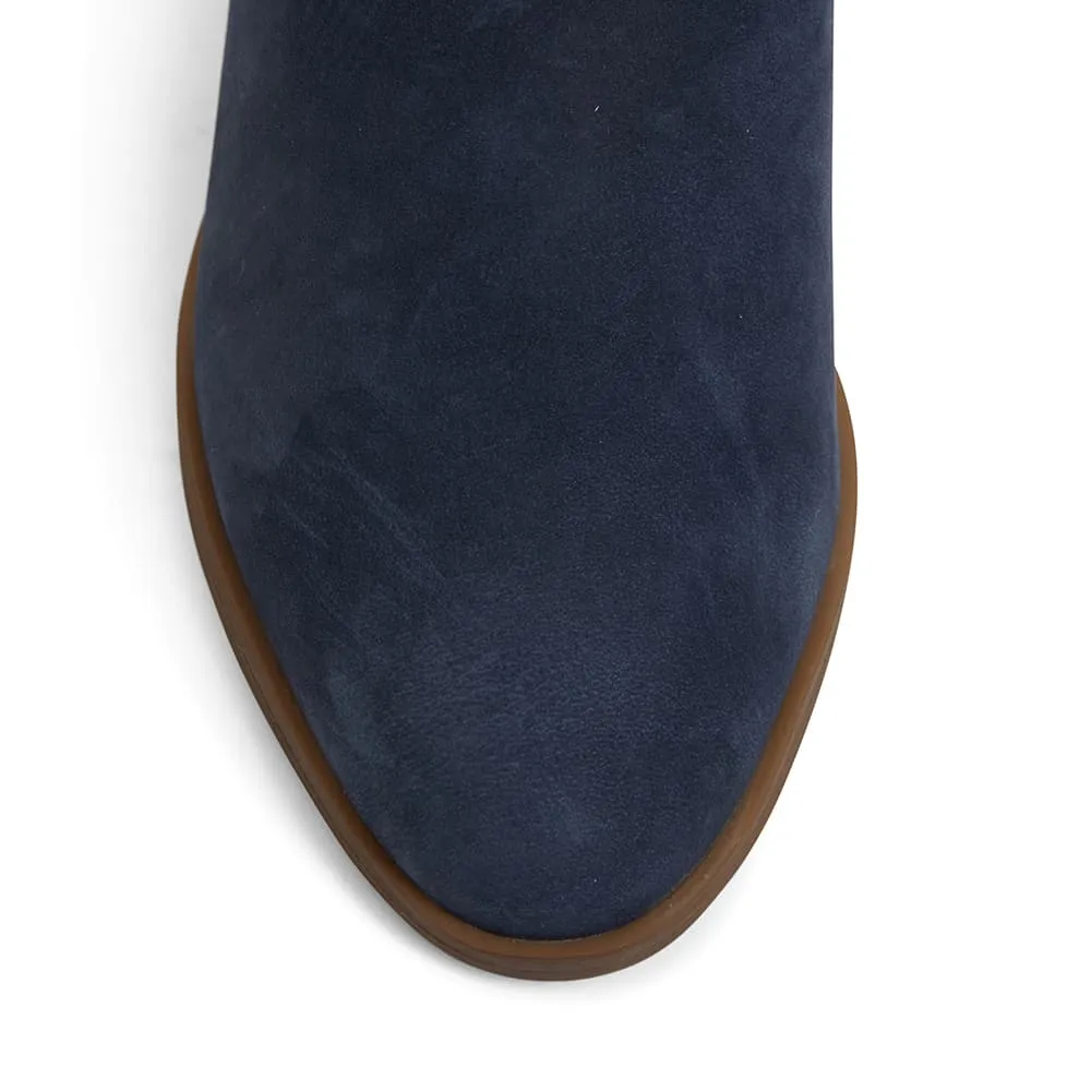 Magnum Heel in Navy Leather