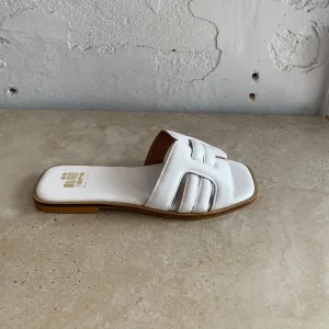 N x Neo Oona White