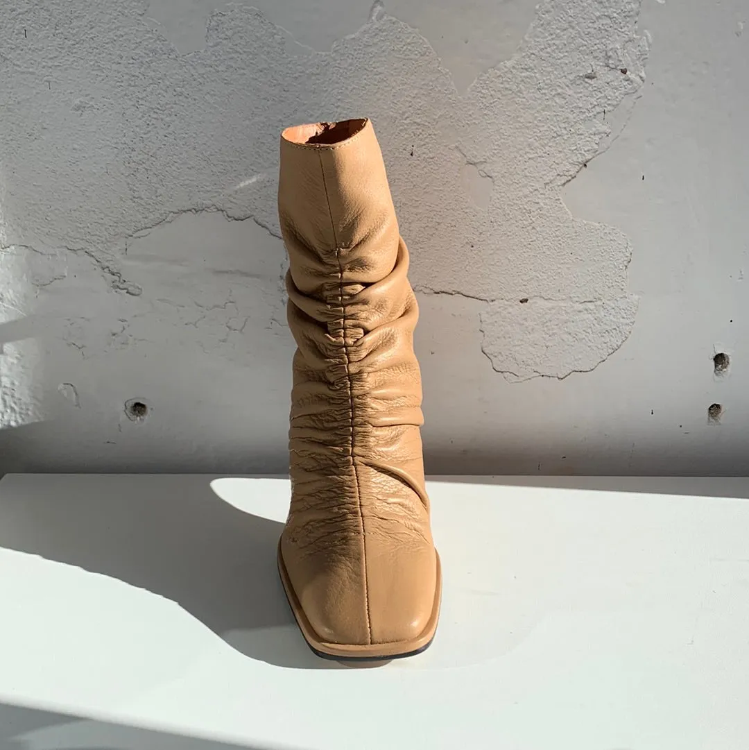 Neo 22545 Nirvana (Camel) - LAST PAIR size 42