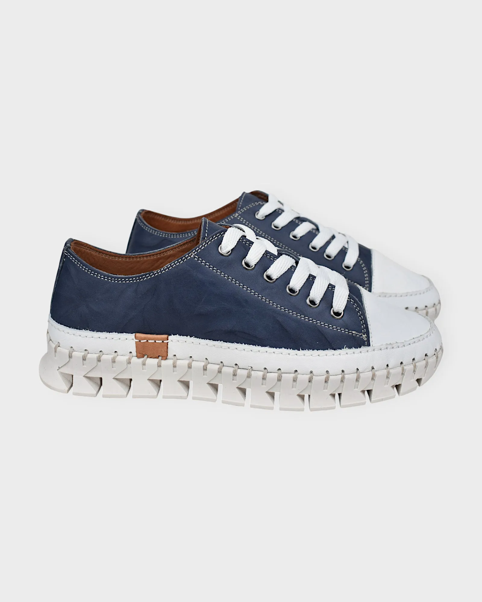Roamers Paris Size 36 only