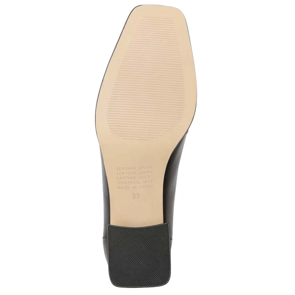 Sullivan Heel in Black Leather