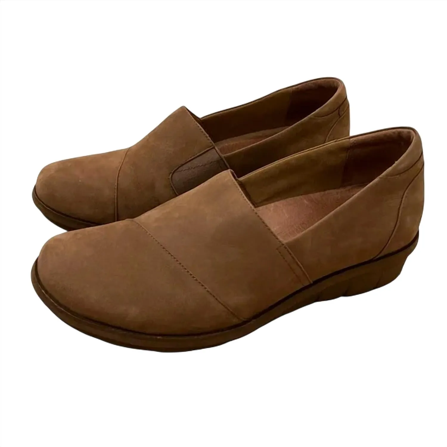 Women's Julia Nubuck Loafer In Walnut
