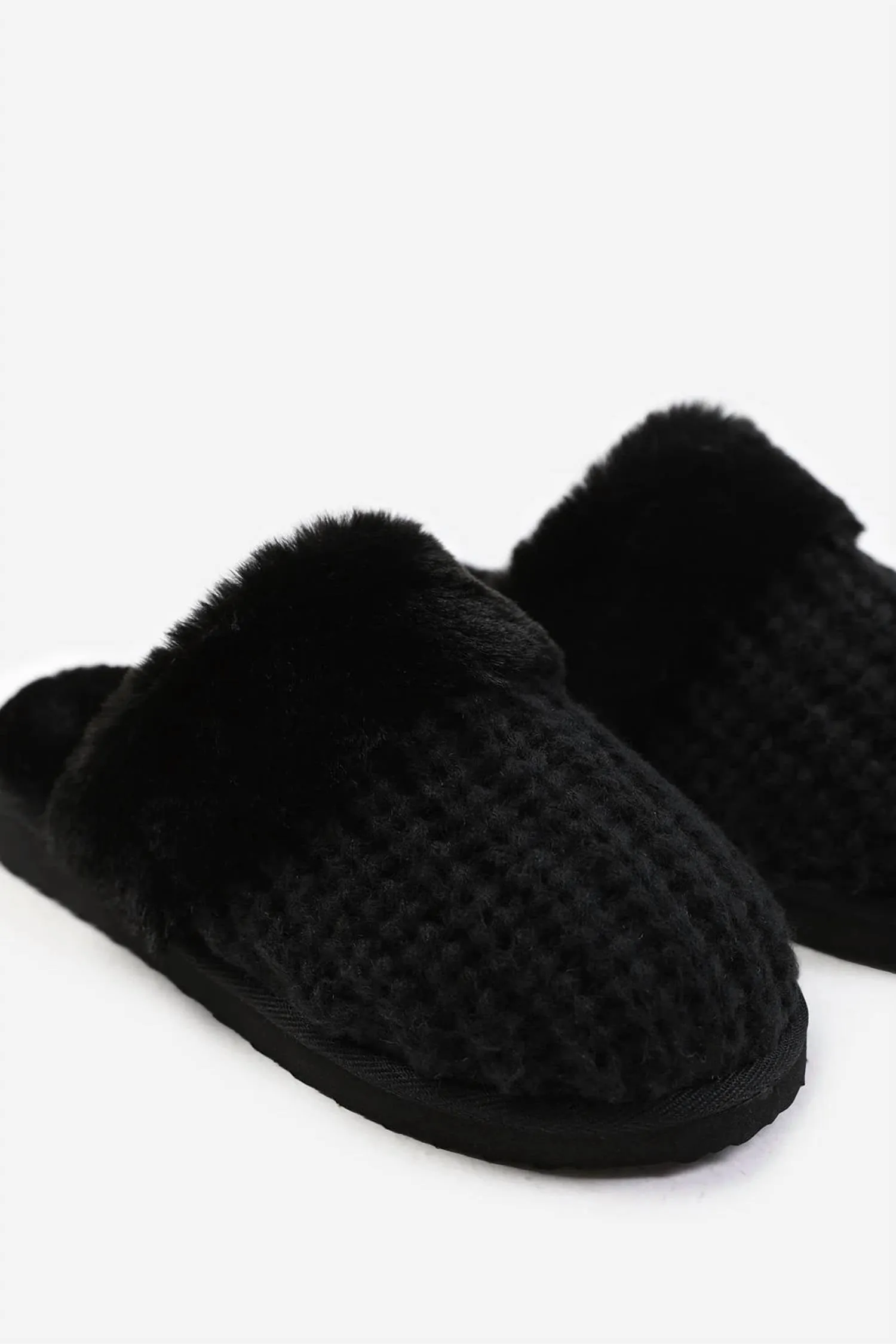 Women's Knitted Snug Faux Fur Slippers In Black