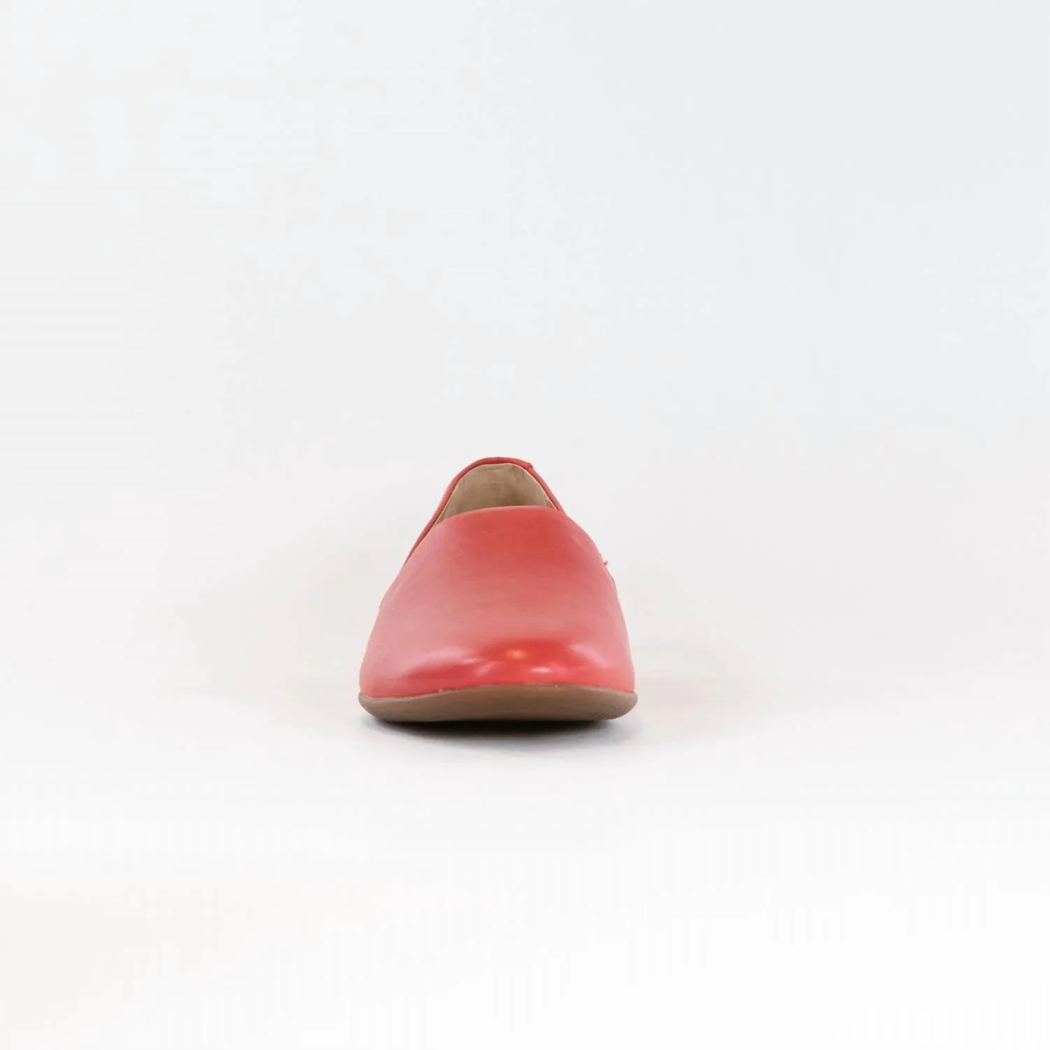 Women's Larisa Flat Loafer In Poppy