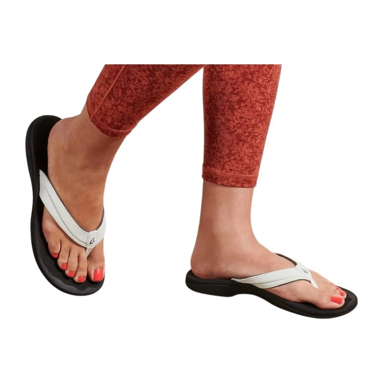 Women's Ohana Synthetic Sandals In White/black